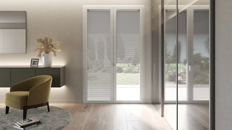 Le veneziane Oknoplast uniscono schermatura solare e privacy