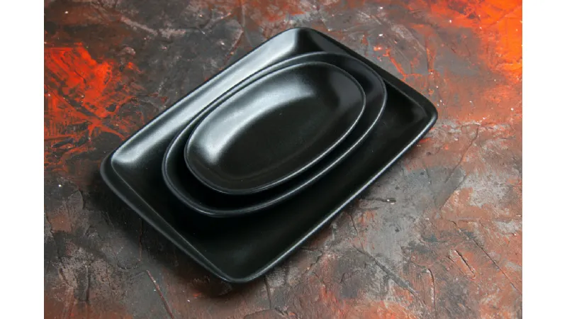 Vassoi da portata neri