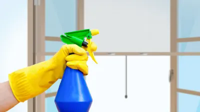 La zanzariera deve essere pulita almeno una volta all'anno