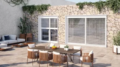 I frangisole a lamelle orientabili di Oknoplast riparano la casa dal calore eccessivo