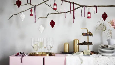 La tavola di Natale con addobbi Ikea