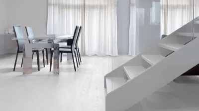 Parquet spazzolato bianco coprente in listoni di Rovere Europeo nella scelta Select di Cadorin