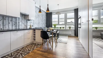 utilizzare due pavimenti diversi in cucina è un'idea sempre valida