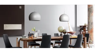 Volans di Calligaris è una semisfera in alluminio regolabile in altezza