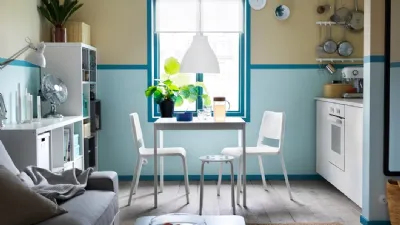 La sedia Teodores di Ikea si può impilare fino a 6 pezzi