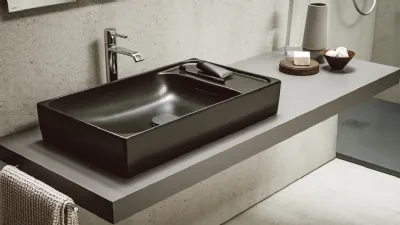 Profili rigorosi per il lavabo Meda di Laufen